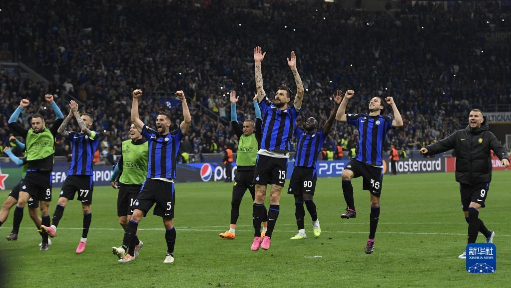 美媒晒图盛赞威少：他在国王，就好像一辆布加迪停在贫民窟