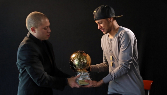 仅排英超第18! 电讯报：西汉姆希望在冬窗引援，但是受财政限制（英超仅第18，电讯报：西汉姆欲冬窗补强受制于财政）