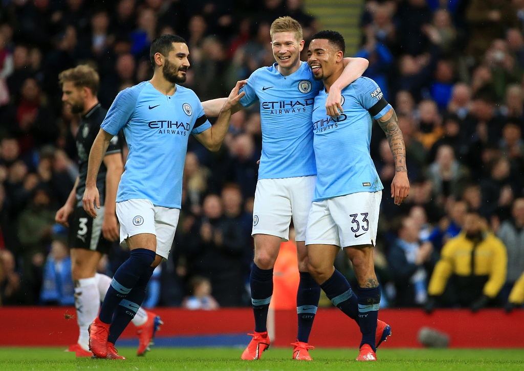 特里皮尔：我与图赫尔交谈过，若国家队需要会选择回归（特里皮尔：已与图赫尔交流，若国家队需要我会回归）