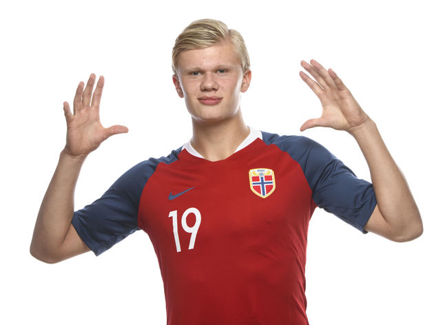 意甲媒体透露：米兰罗马寻锋目标不重合，米兰在关注佩莱格里诺，罗马想要齐尔克泽（意媒：米兰与罗马前锋引援目标不同，米兰看中佩莱格里诺，罗马瞄准齐尔克泽）