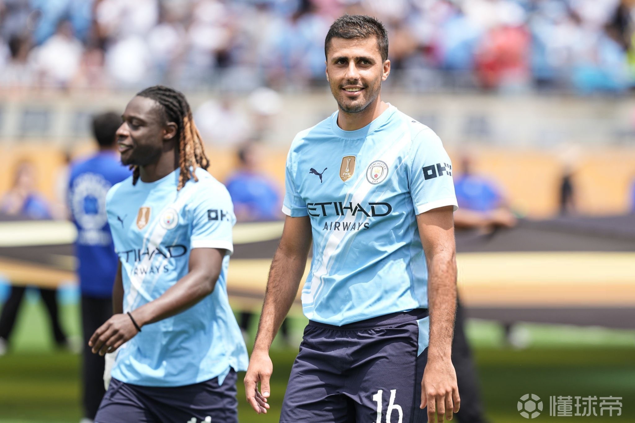 里尔老板：乔纳森不是典型9号球员，预料到他会遇到一些困难