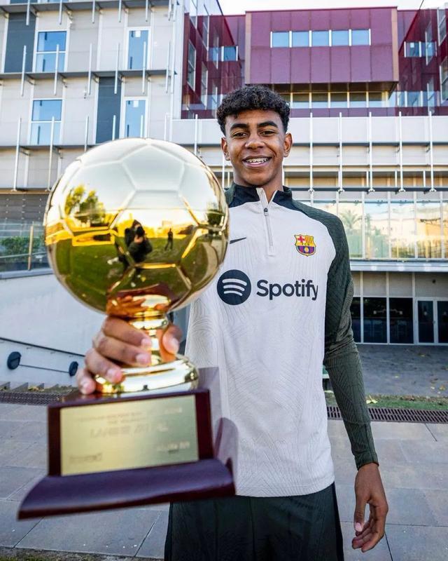 于根伟：杨梓豪的续约存在变数；目前看朴韬宇回归可能性不大