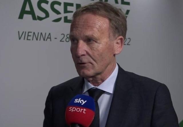 足球中超新援顺利完成注册，或将迎首秀（中超新援完成注册，首秀在望）