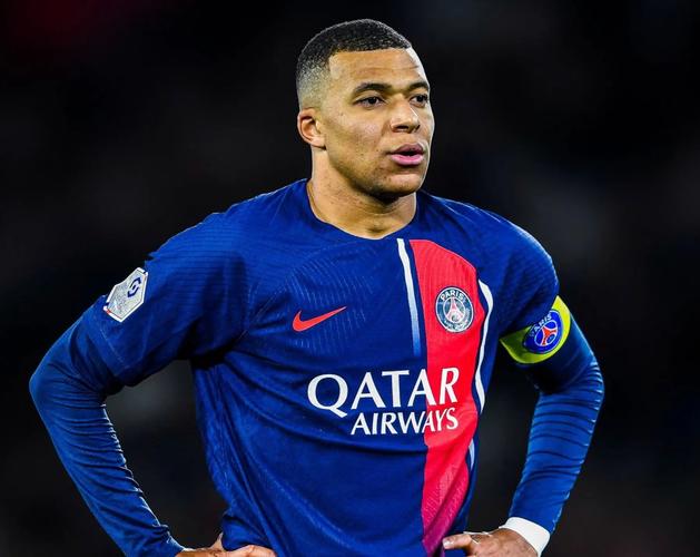 立大功！杨瀚森造埃迪第5次犯规，后者被换下